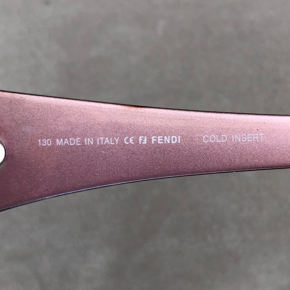 Fendi FS301 540 54/15 130 “Cold Insert” Sunglasses in beautiful condition. - Picture 9 of 12